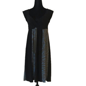 𝅺WOMEN’S medium dress. Black and blue/ green batik.